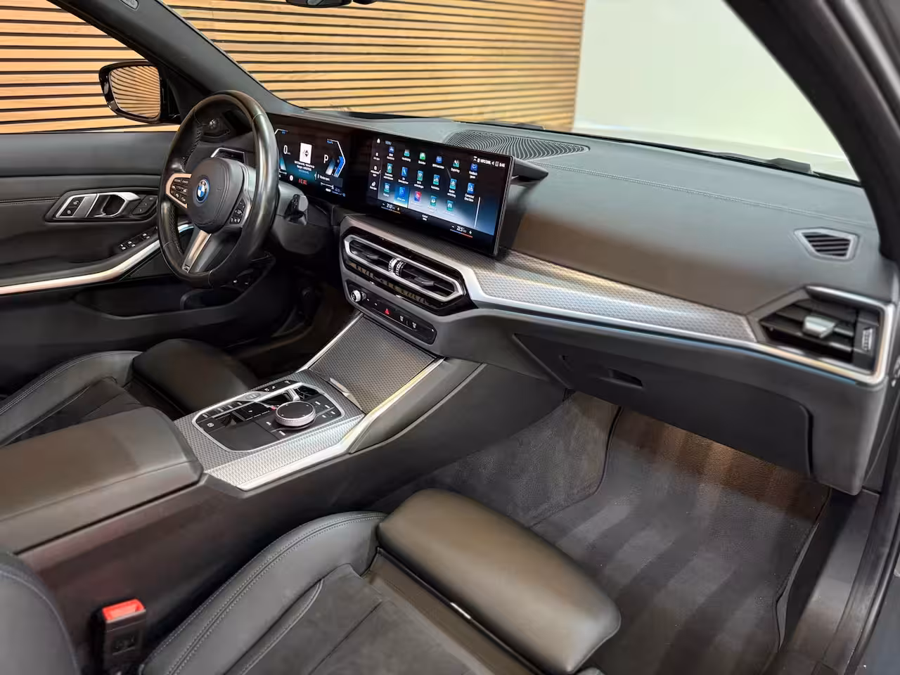 BMW 3-serie Touring 330e M-Sport Pro | LCI | Dravitgrau | 292PK | Plug-in Hybrid |Carplay | 19” | Harman Kardo