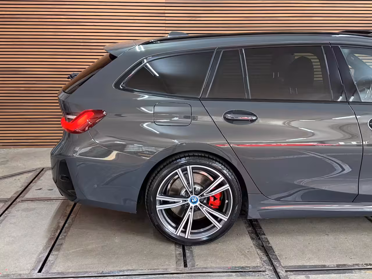 BMW 3-serie Touring 330e M-Sport Pro | LCI | Dravitgrau | 292PK | Plug-in Hybrid |Carplay | 19” | Harman Kardo