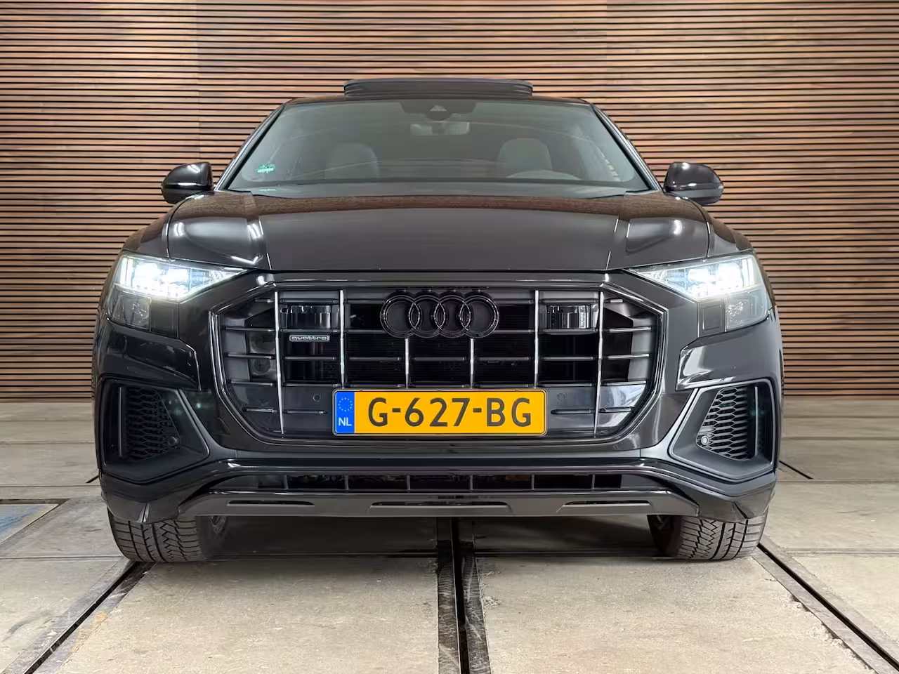 Audi Q8 55 TFSI quattro Pro Line Plus S Line |Black Pack | Luchtvering | PANO| Matrix-Led | 22INCH