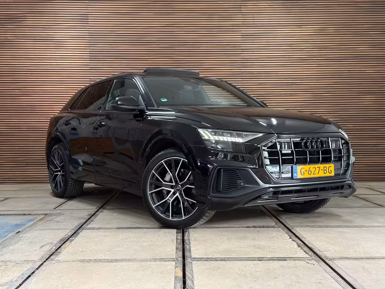Audi Q8 55 TFSI quattro Pro Line Plus S Line |Black Pack | Luchtvering | PANO| Matrix-Led | 22INCH