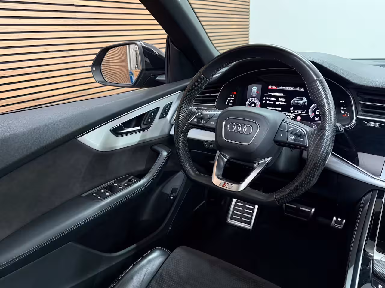 Audi Q8 55 TFSI quattro Pro Line Plus S Line |Black Pack | Luchtvering | PANO| Matrix-Led | 22INCH