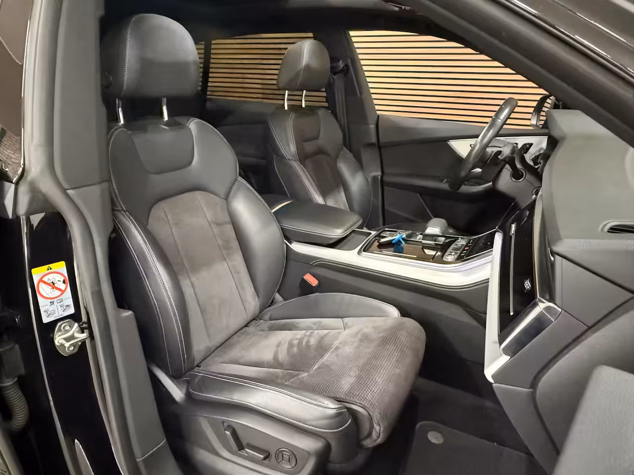 Audi Q8 55 TFSI quattro Pro Line Plus S Line |Black Pack | Luchtvering | PANO| Matrix-Led | 22INCH