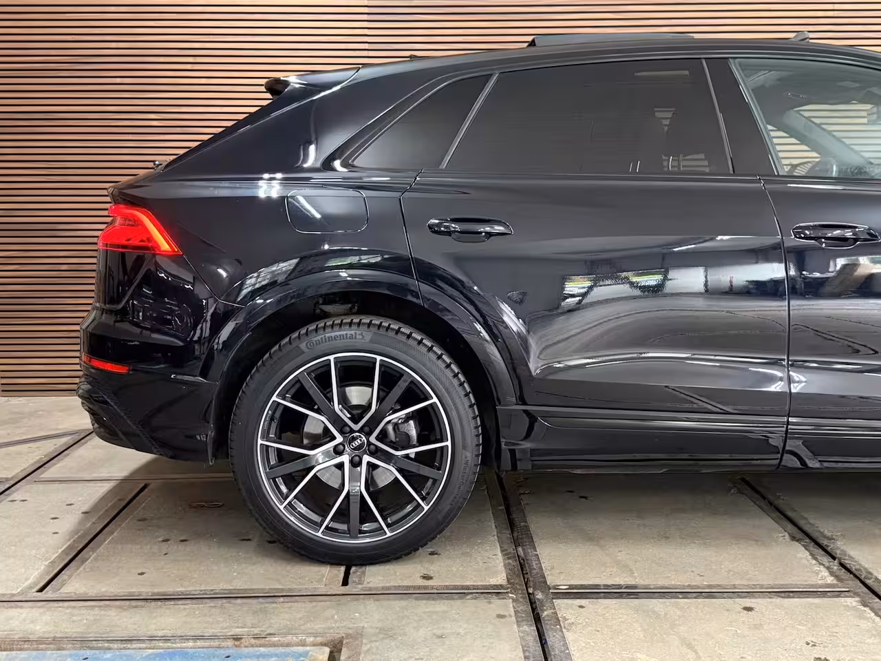 Audi Q8 55 TFSI quattro Pro Line Plus S Line |Black Pack | Luchtvering | PANO| Matrix-Led | 22INCH
