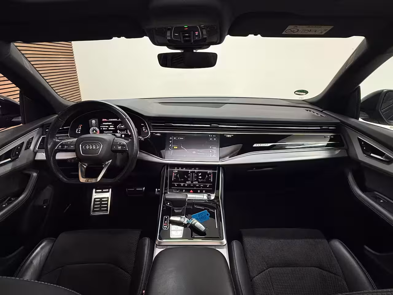 Audi Q8 55 TFSI quattro Pro Line Plus S Line |Black Pack | Luchtvering | PANO| Matrix-Led | 22INCH