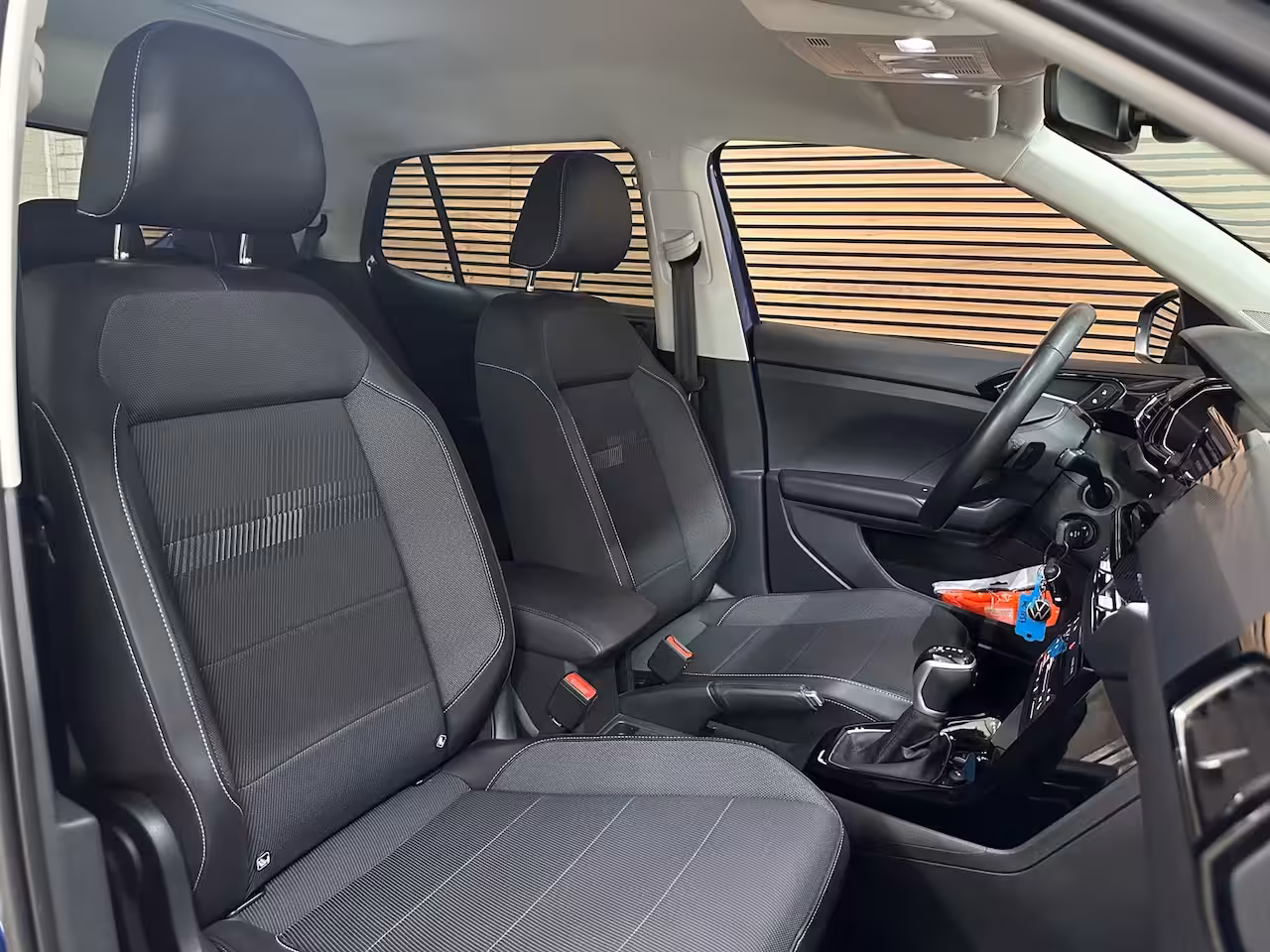 Volkswagen T-Cross 1.0 TSI Style DSG | ACC | Camera | CarPlay | 18 Inch | LED | Stoelverwarming