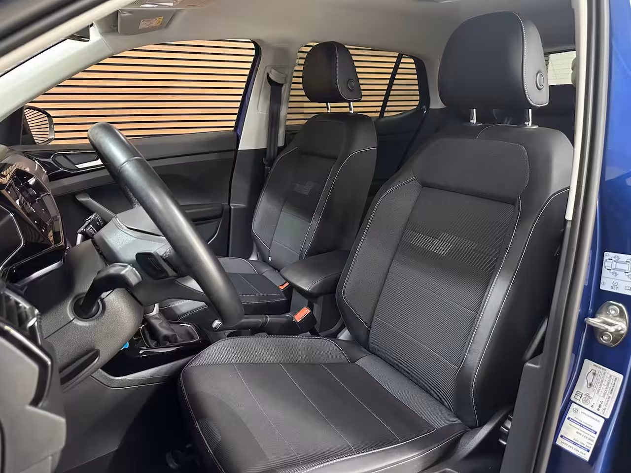Volkswagen T-Cross 1.0 TSI Style DSG | ACC | Camera | CarPlay | 18 Inch | LED | Stoelverwarming