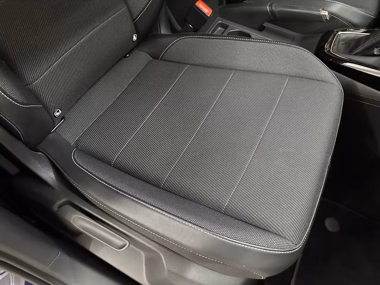 Volkswagen T-Cross 1.0 TSI Style DSG | ACC | Camera | CarPlay | 18 Inch | LED | Stoelverwarming
