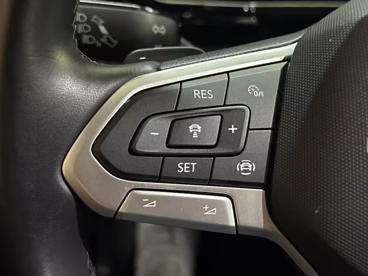 Volkswagen T-Cross 1.0 TSI Style DSG | ACC | Camera | CarPlay | 18 Inch | LED | Stoelverwarming
