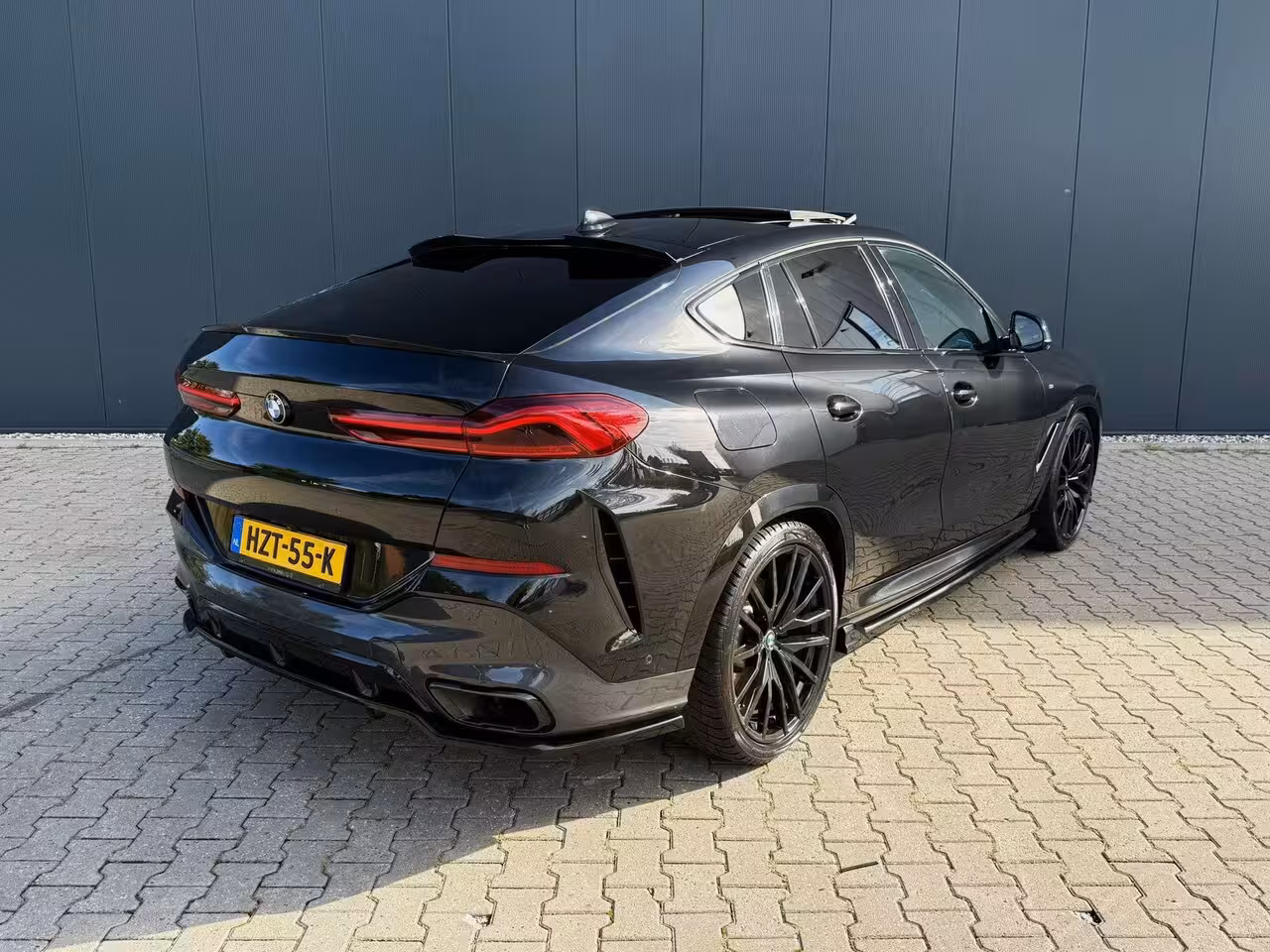 BMW X6 xDrive40d M-sport / pano / B&W / M-seats / Massage