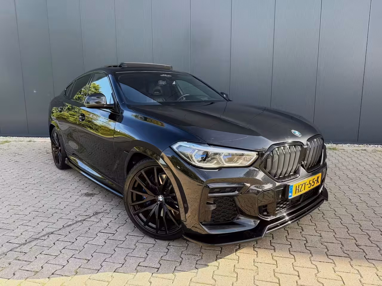 BMW X6 xDrive40d M-sport / pano / B&W / M-seats / Massage