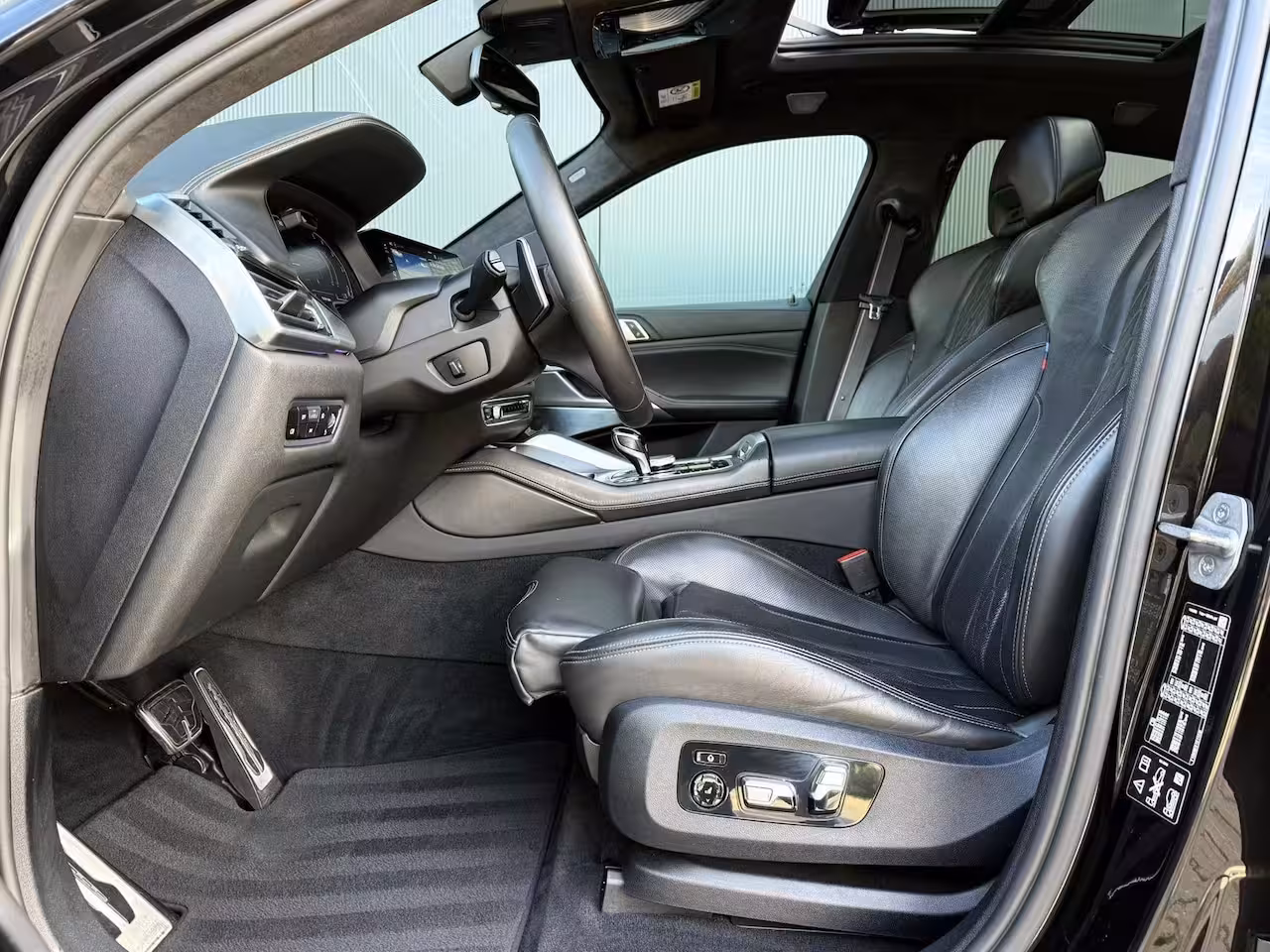 BMW X6 xDrive40d M-sport / pano / B&W / M-seats / Massage