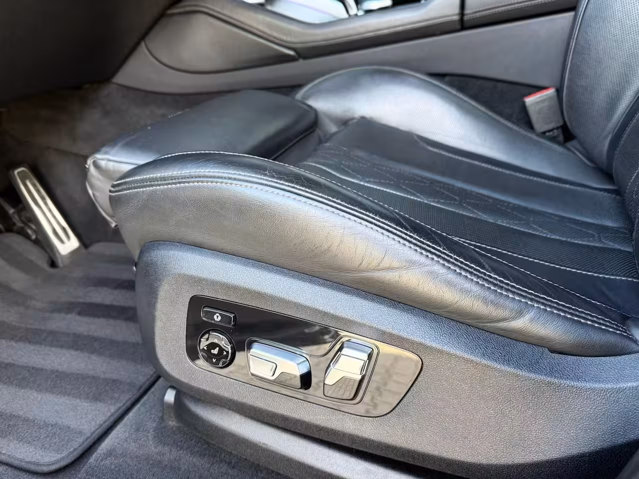 BMW X6 xDrive40d M-sport / pano / B&W / M-seats / Massage