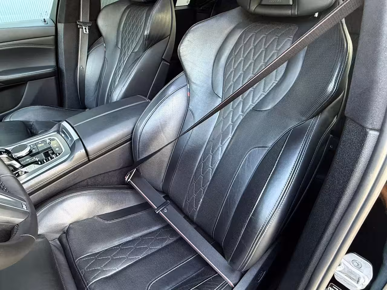 BMW X6 xDrive40d M-sport / pano / B&W / M-seats / Massage