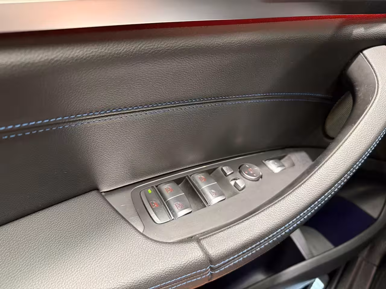 BMW iX3 M-Sport Pano Tr.hk HUD H&K Memory