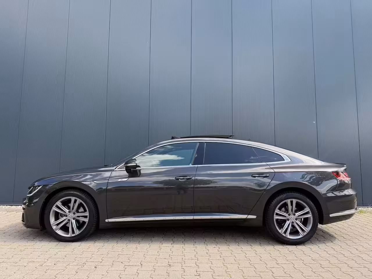 Volkswagen Arteon 1.5 TSI Business R pano / camera / massage