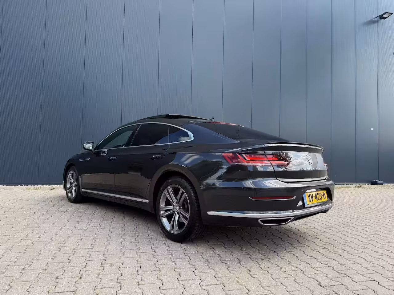 Volkswagen Arteon 1.5 TSI Business R pano / camera / massage