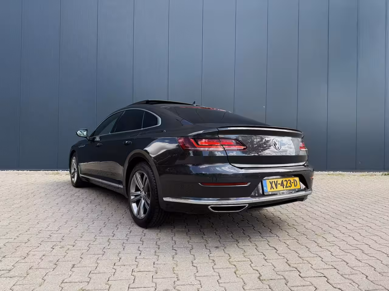 Volkswagen Arteon 1.5 TSI Business R pano / camera / massage