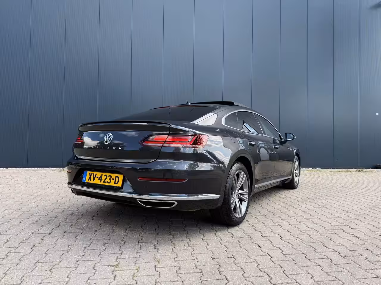 Volkswagen Arteon 1.5 TSI Business R pano / camera / massage