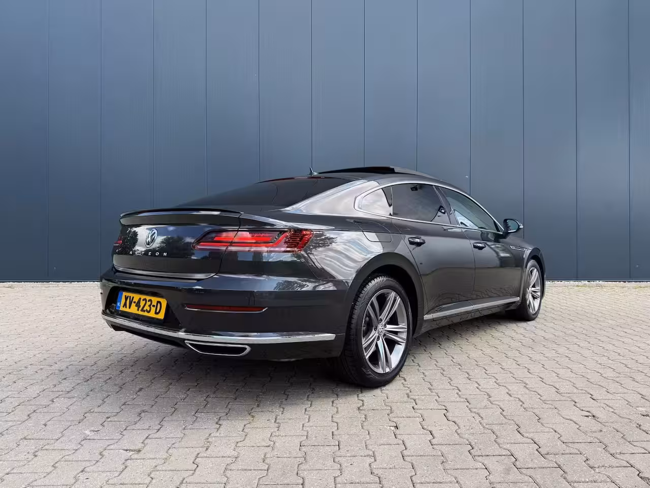 Volkswagen Arteon 1.5 TSI Business R pano / camera / massage