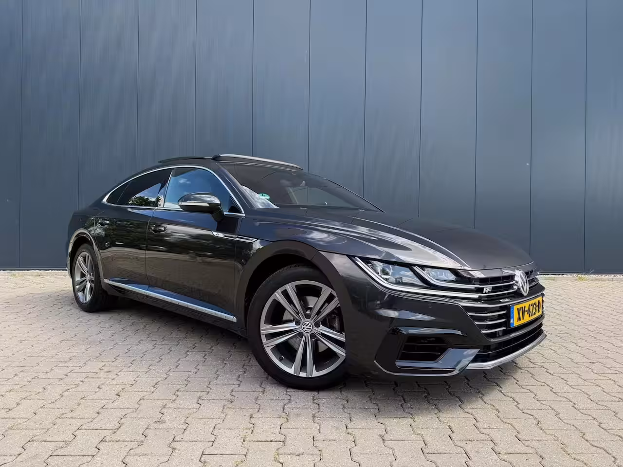 Volkswagen Arteon 1.5 TSI Business R pano / camera / massage