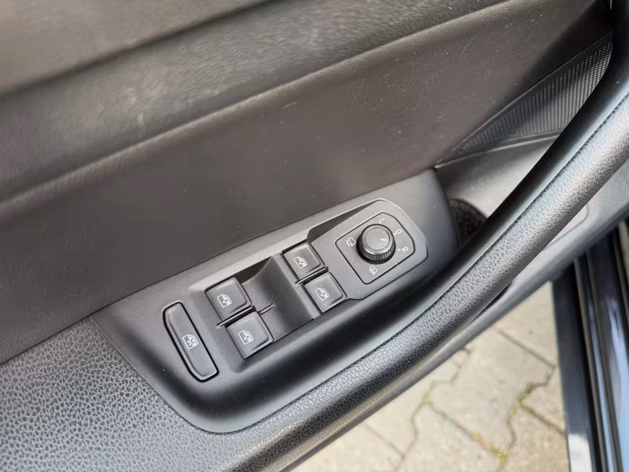 Volkswagen Arteon 1.5 TSI Business R pano / camera / massage
