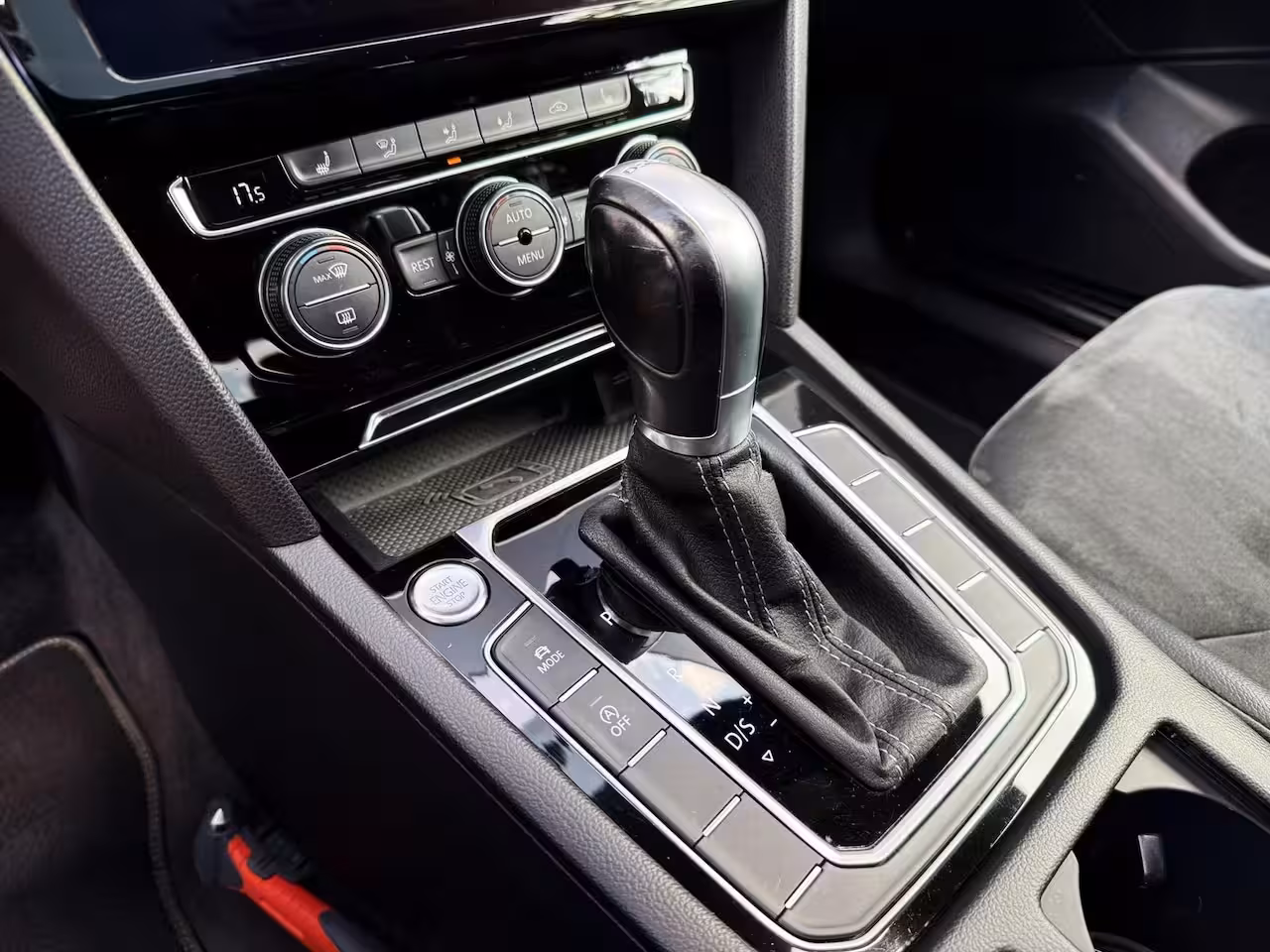 Volkswagen Arteon 1.5 TSI Business R pano / camera / massage