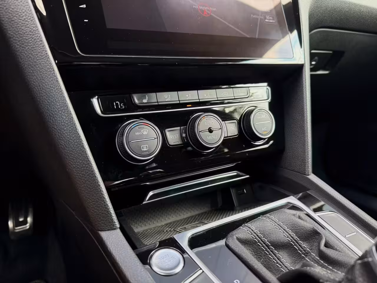 Volkswagen Arteon 1.5 TSI Business R pano / camera / massage