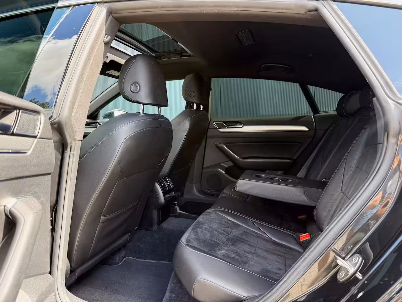 Volkswagen Arteon 1.5 TSI Business R pano / camera / massage
