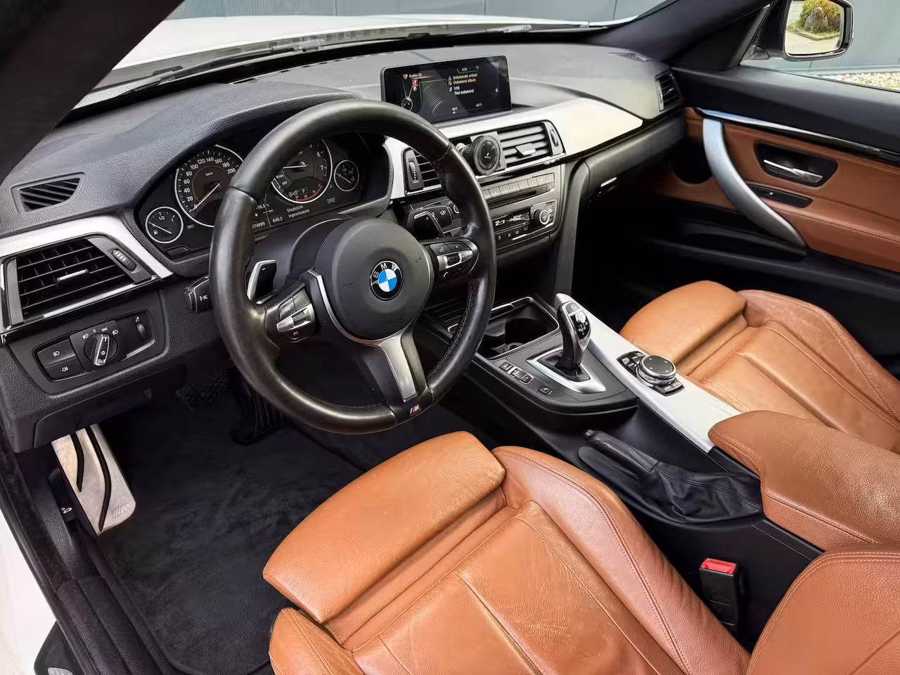 BMW 3-serie Gran Turismo 320i M Sport / Leer / Camera / Navi / PDC