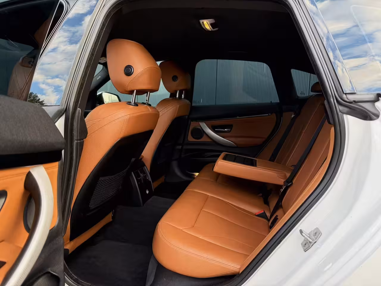 BMW 3-serie Gran Turismo 320i M Sport / Leer / Camera / Navi / PDC