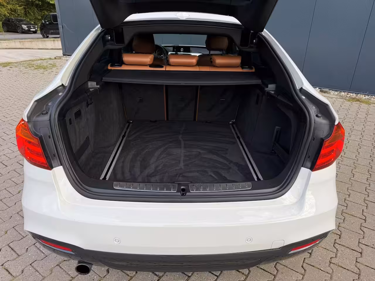 BMW 3-serie Gran Turismo 320i M Sport / Leer / Camera / Navi / PDC