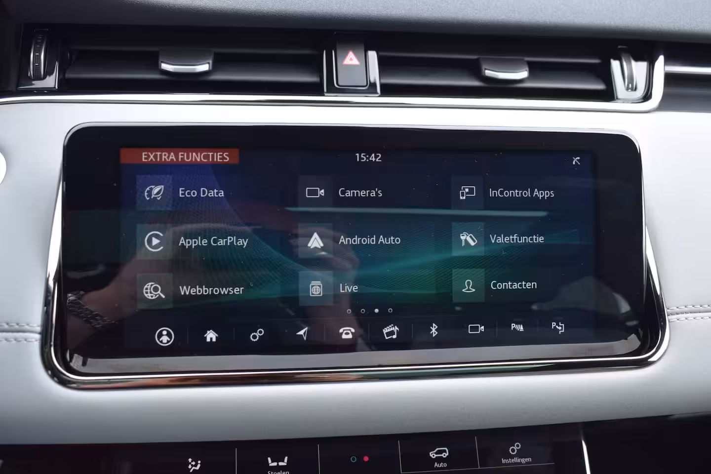 Land Rover Range Rover Evoque 2.0 P250 AWD R-Dynamic First Edition ORG.NED / NAP / LEER / PANORAMADAK / CAMERA / ADAPT.C