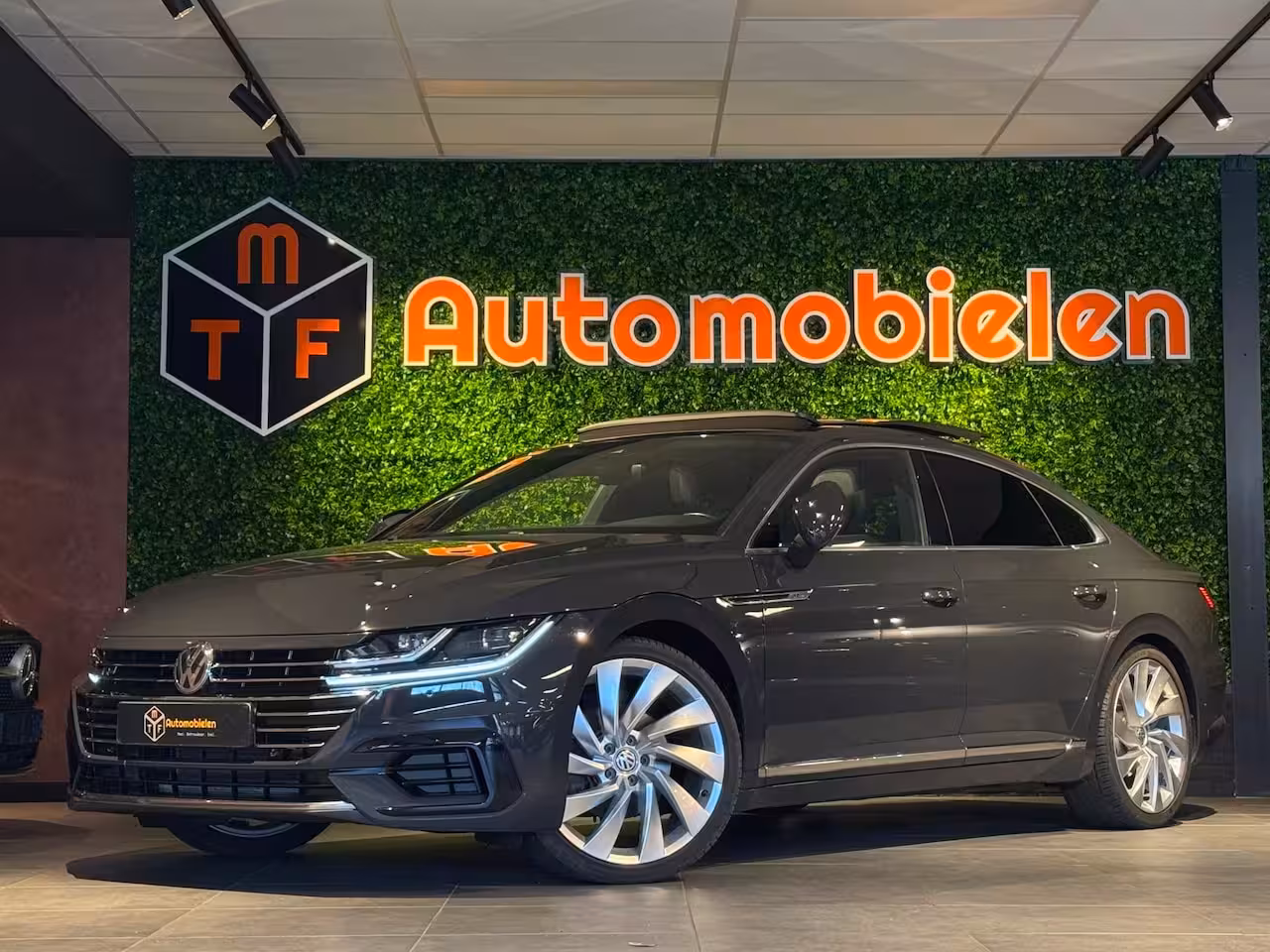 Volkswagen Arteon 2.0 TSI 3x R-LINE|PANO|VIRTUAL|DYNAUDIO|MASSAGE