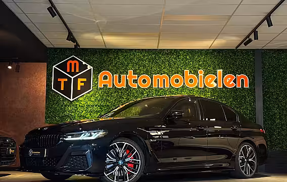 BMW 5-serie 545e xDrive 394 PK M COMPETITON SPORT|360CAM|H/K|ASSISTPROF|SOFTCLOSE