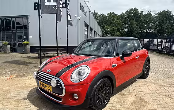 Mini Cooper 1.5 Business bj2014 *JCW *Airco *Led *Cruise *Navi *NL auto