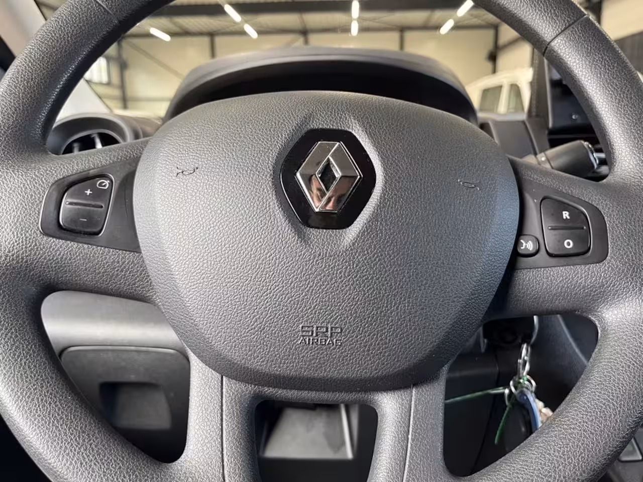 Renault Trafic 2.0 dCi 145pk E6 Automaat Comfort 3p Lease €287 p/m, Airco, Navi Carplay, PDC, Led, Trekha