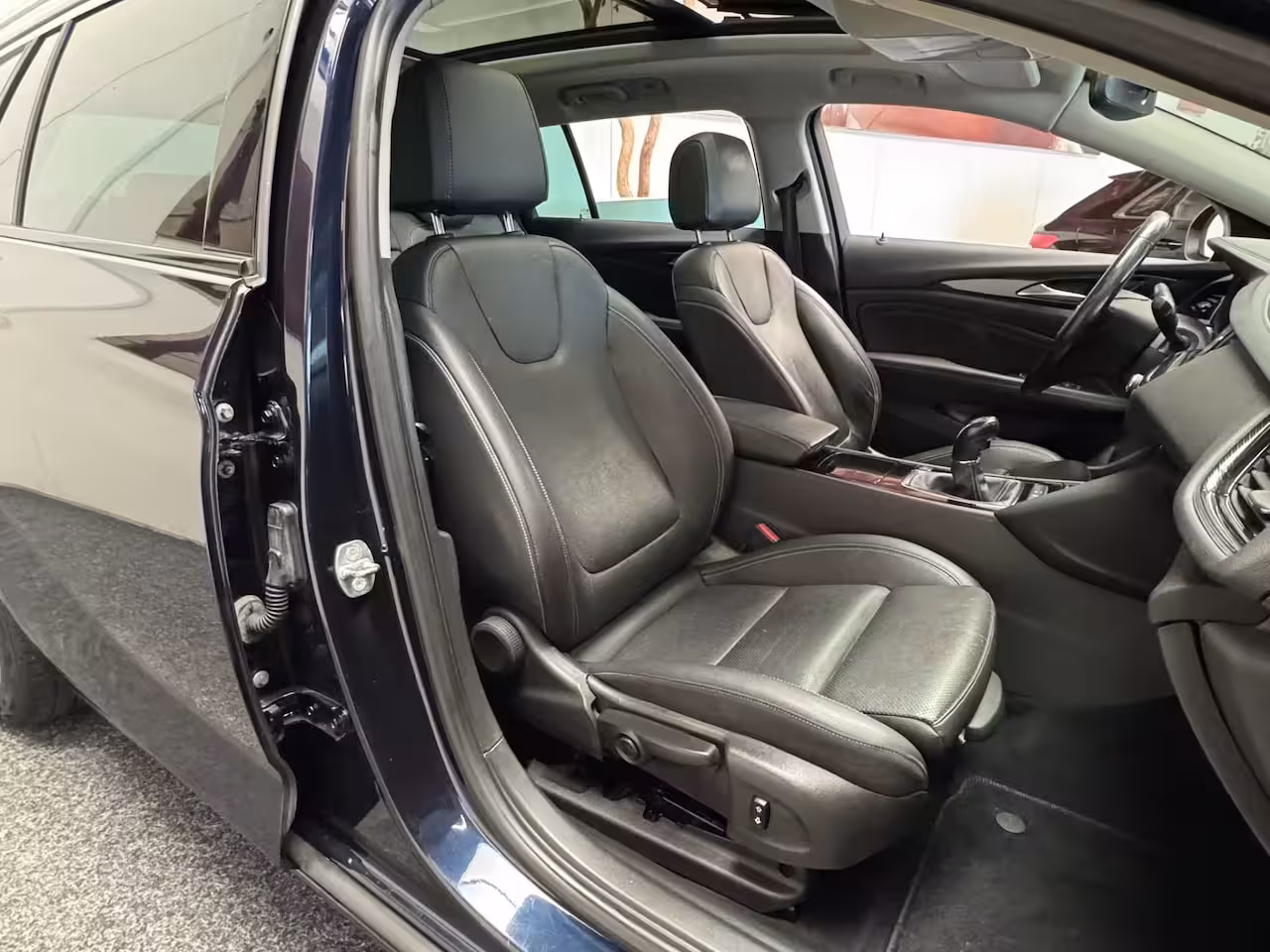 Opel Insignia Sports Tourer 1.6 CDTI INNOVATION PRIJS EX BPM PRIJS INCL. BPM €11950 PANORAMADAK LEDER STOEL KOELING EN
