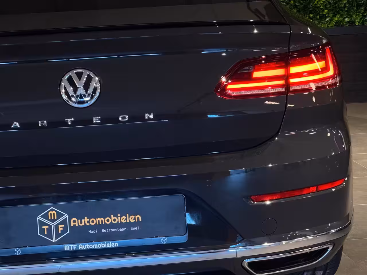 Volkswagen Arteon 2.0 TSI 3x R-LINE|PANO|VIRTUAL|DYNAUDIO|MASSAGE