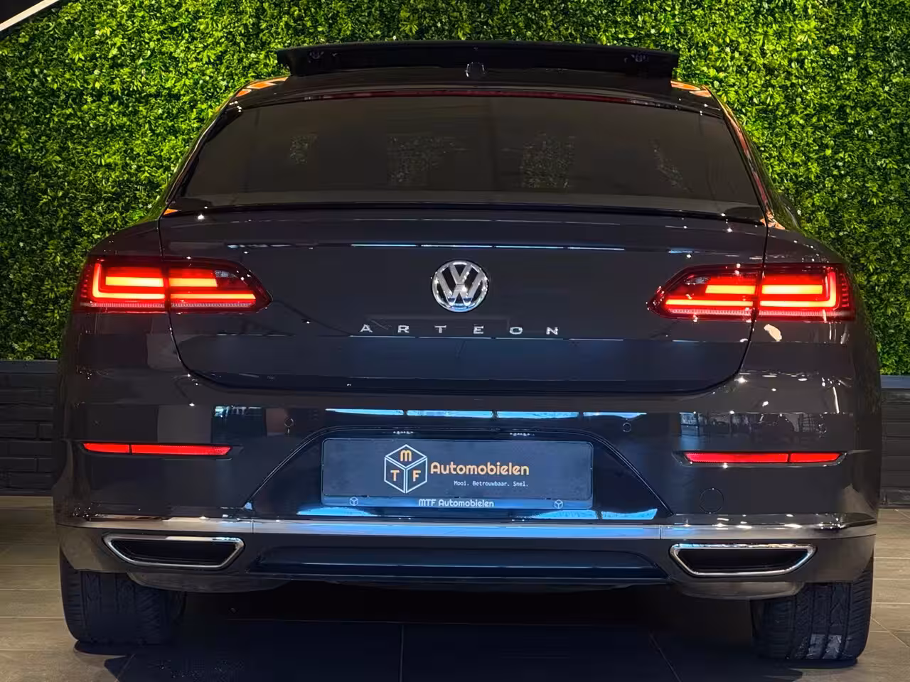 Volkswagen Arteon 2.0 TSI 3x R-LINE|PANO|VIRTUAL|DYNAUDIO|MASSAGE