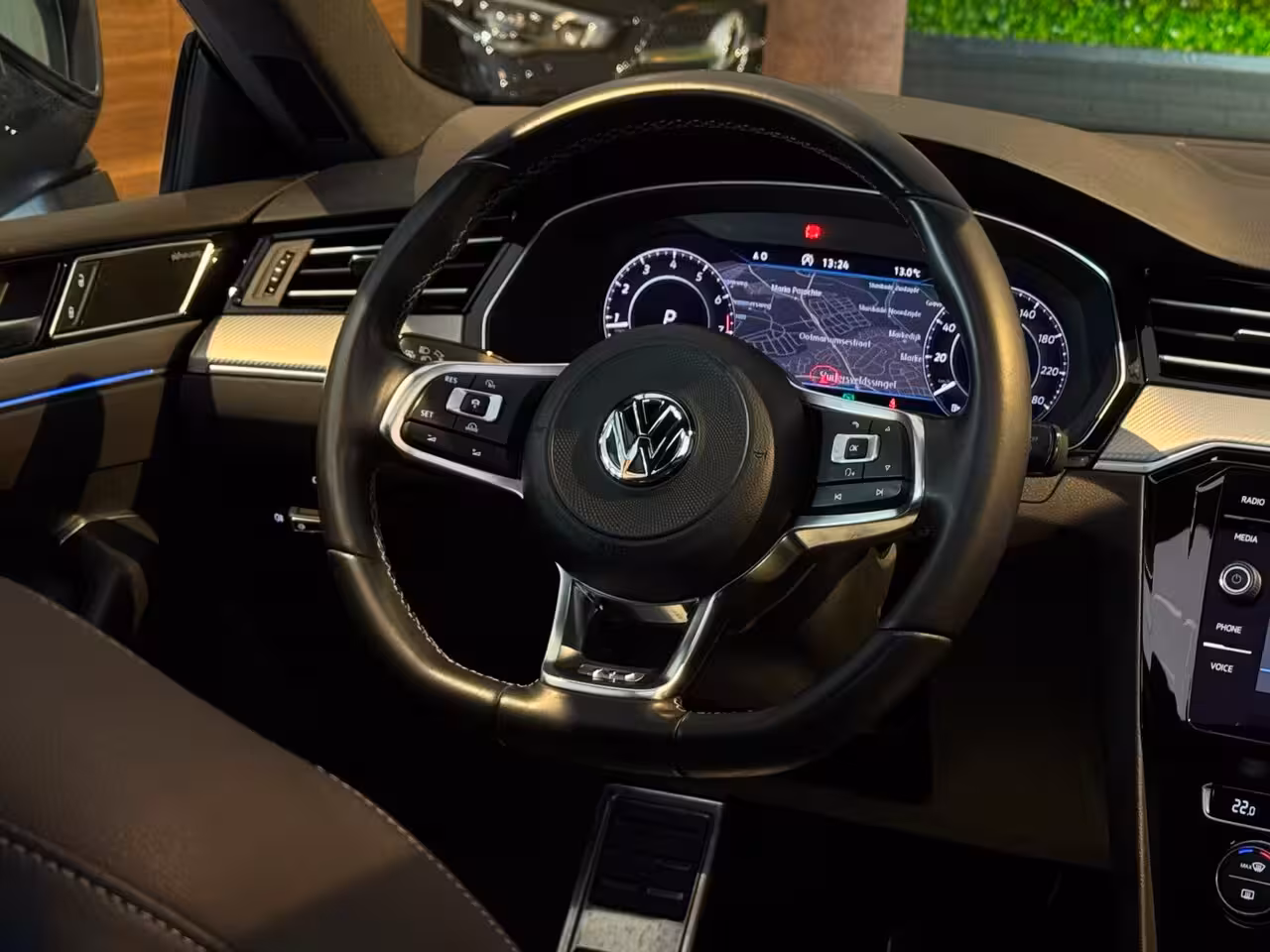 Volkswagen Arteon 2.0 TSI 3x R-LINE|PANO|VIRTUAL|DYNAUDIO|MASSAGE