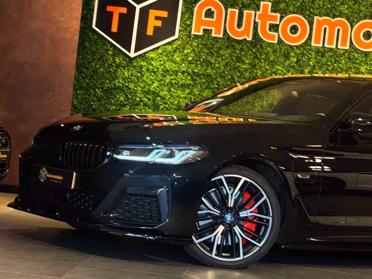 BMW 5-serie 545e xDrive 394 PK M COMPETITON SPORT|360CAM|H/K|ASSISTPROF|SOFTCLOSE