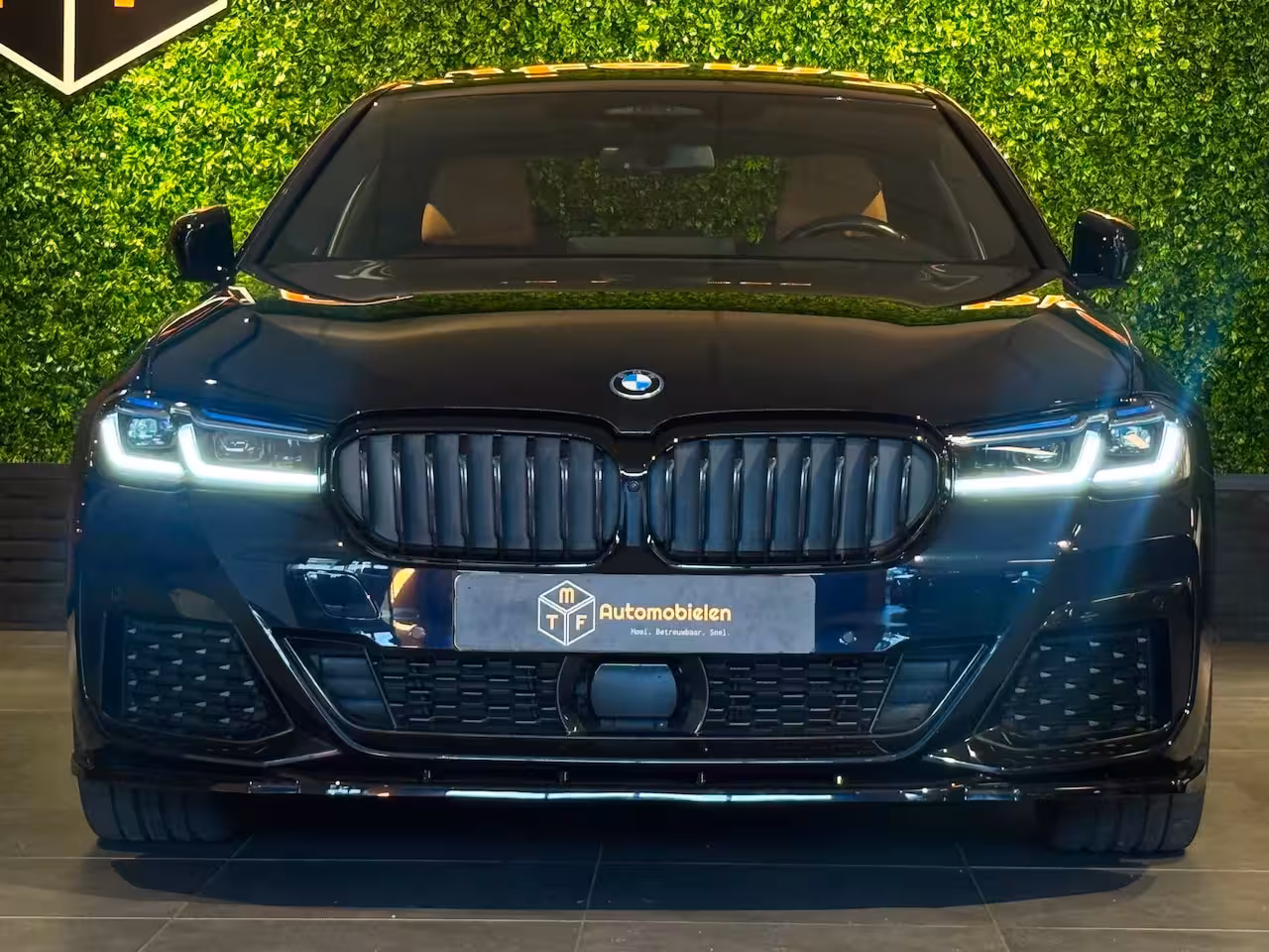 BMW 5-serie 545e xDrive 394 PK M COMPETITON SPORT|360CAM|H/K|ASSISTPROF|SOFTCLOSE