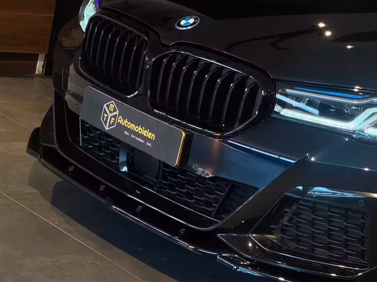 BMW 5-serie 545e xDrive 394 PK M COMPETITON SPORT|360CAM|H/K|ASSISTPROF|SOFTCLOSE