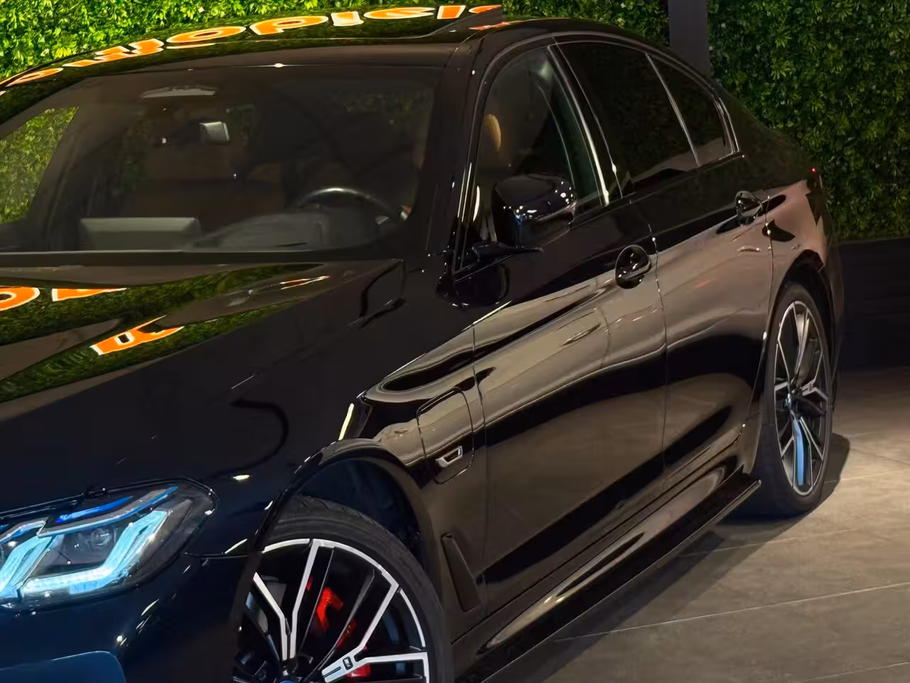 BMW 5-serie 545e xDrive 394 PK M COMPETITON SPORT|360CAM|H/K|ASSISTPROF|SOFTCLOSE