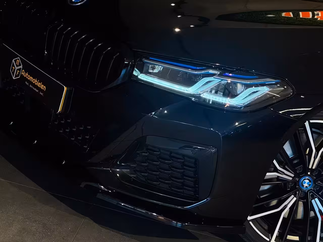 BMW 5-serie 545e xDrive 394 PK M COMPETITON SPORT|360CAM|H/K|ASSISTPROF|SOFTCLOSE