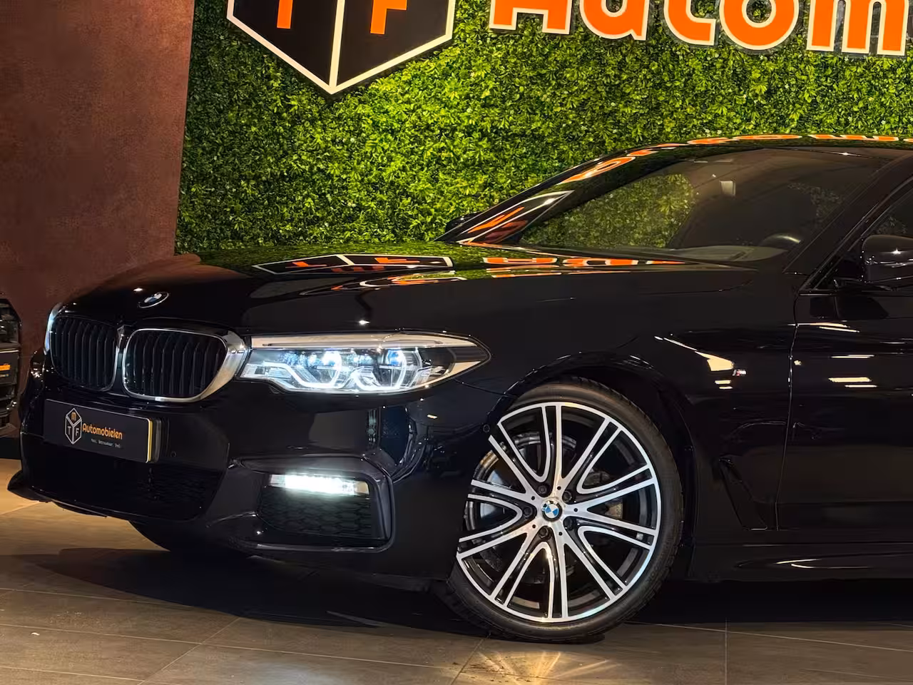 BMW 5-serie 520i High Executive M SPORT |INDIVIDUAL|MEMORY|HUD|Org.NL