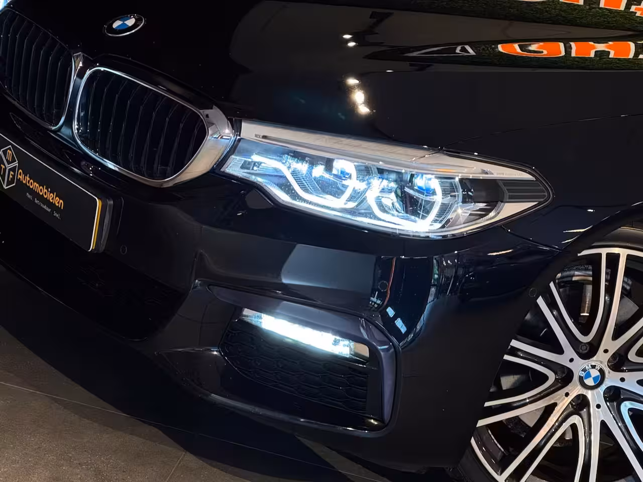BMW 5-serie 520i High Executive M SPORT |INDIVIDUAL|MEMORY|HUD|Org.NL