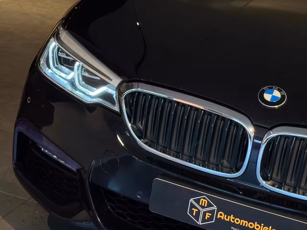 BMW 5-serie 520i High Executive M SPORT |INDIVIDUAL|MEMORY|HUD|Org.NL