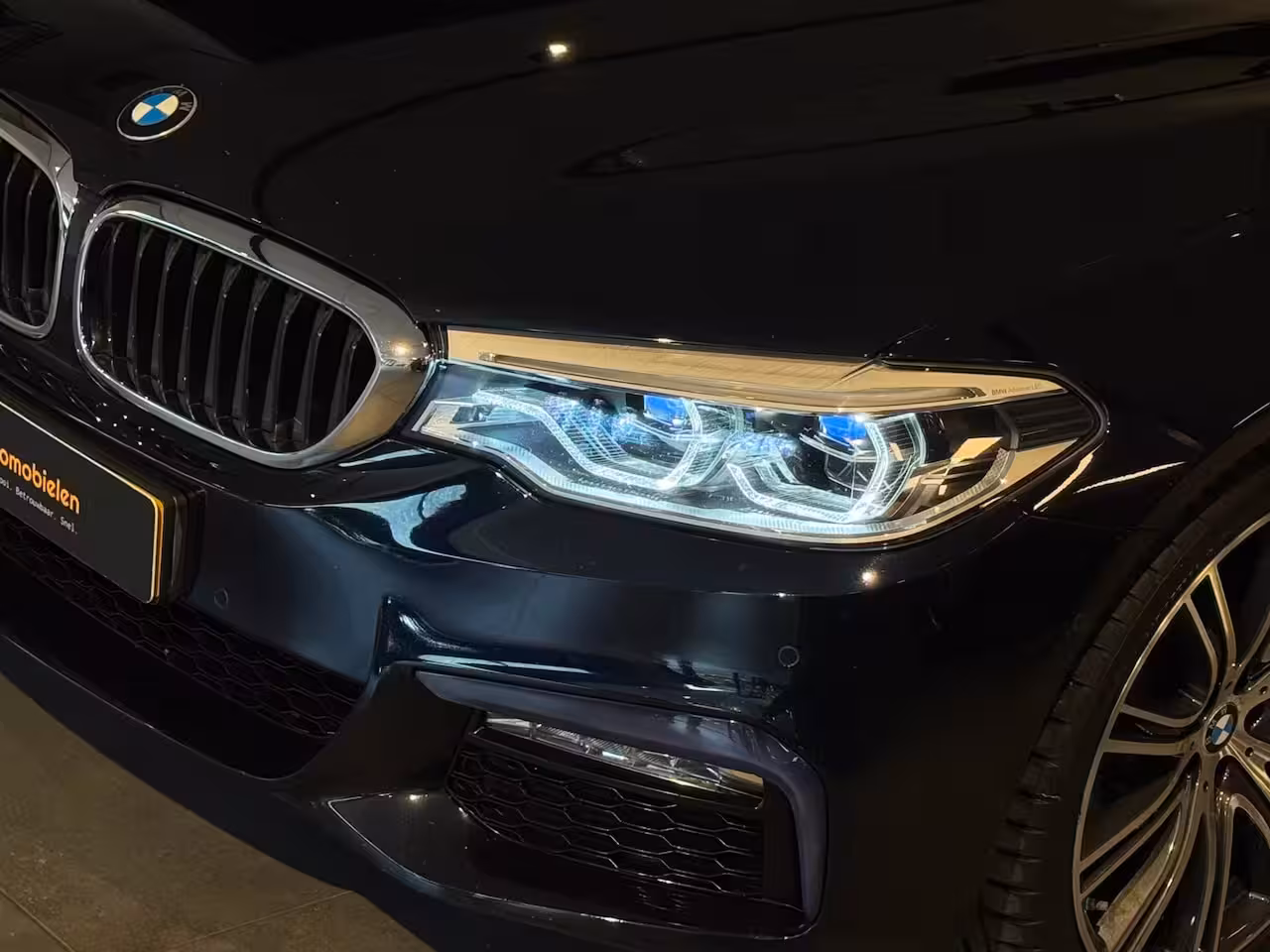 BMW 5-serie 520i High Executive M SPORT |INDIVIDUAL|MEMORY|HUD|Org.NL