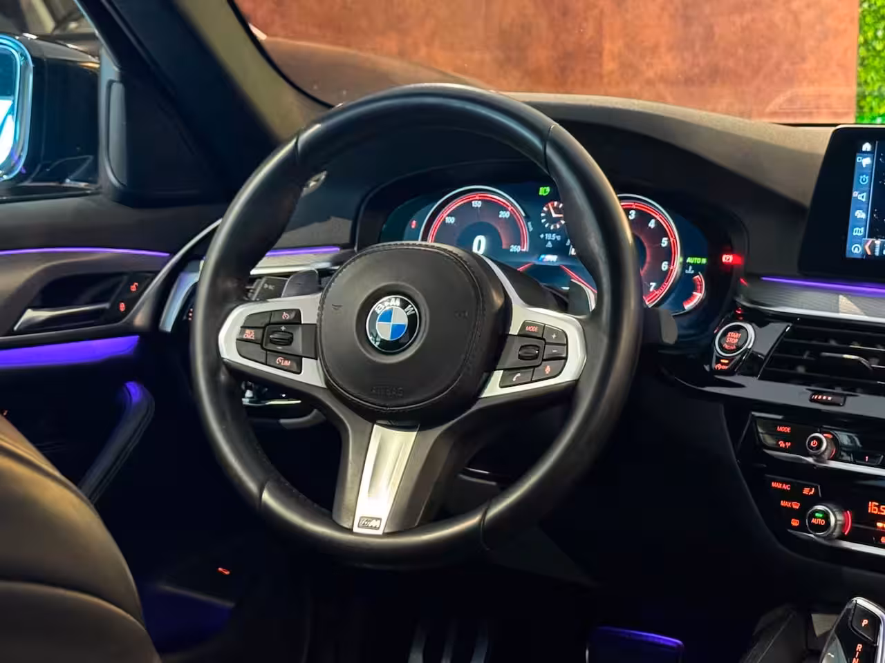 BMW 5-serie 520i High Executive M SPORT |INDIVIDUAL|MEMORY|HUD|Org.NL